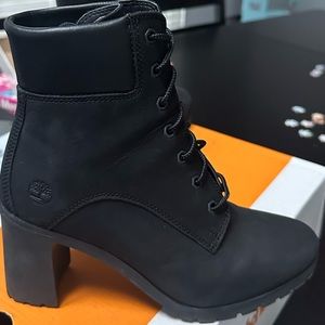 BRAND NEW TIMBERLAND BOOTIES